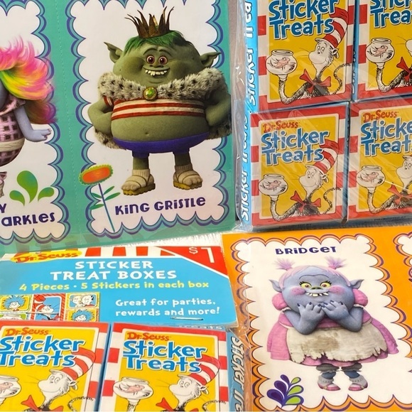 6 for$20♥️Toybundle.Toys,cards,keychain,Mickey button,etc. - Picture 8 of 8